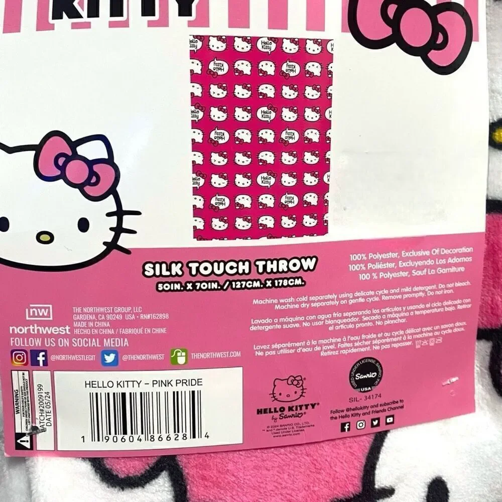Hello Kitty Sanrio “Chat Bubble” Plush Silk Touch Pink Throw Blanket 50